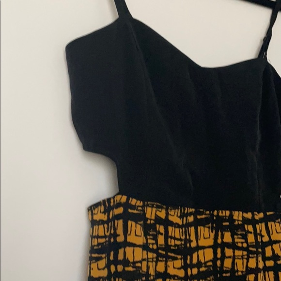 Forever 21 cutout dress NWT - Picture 2 of 5